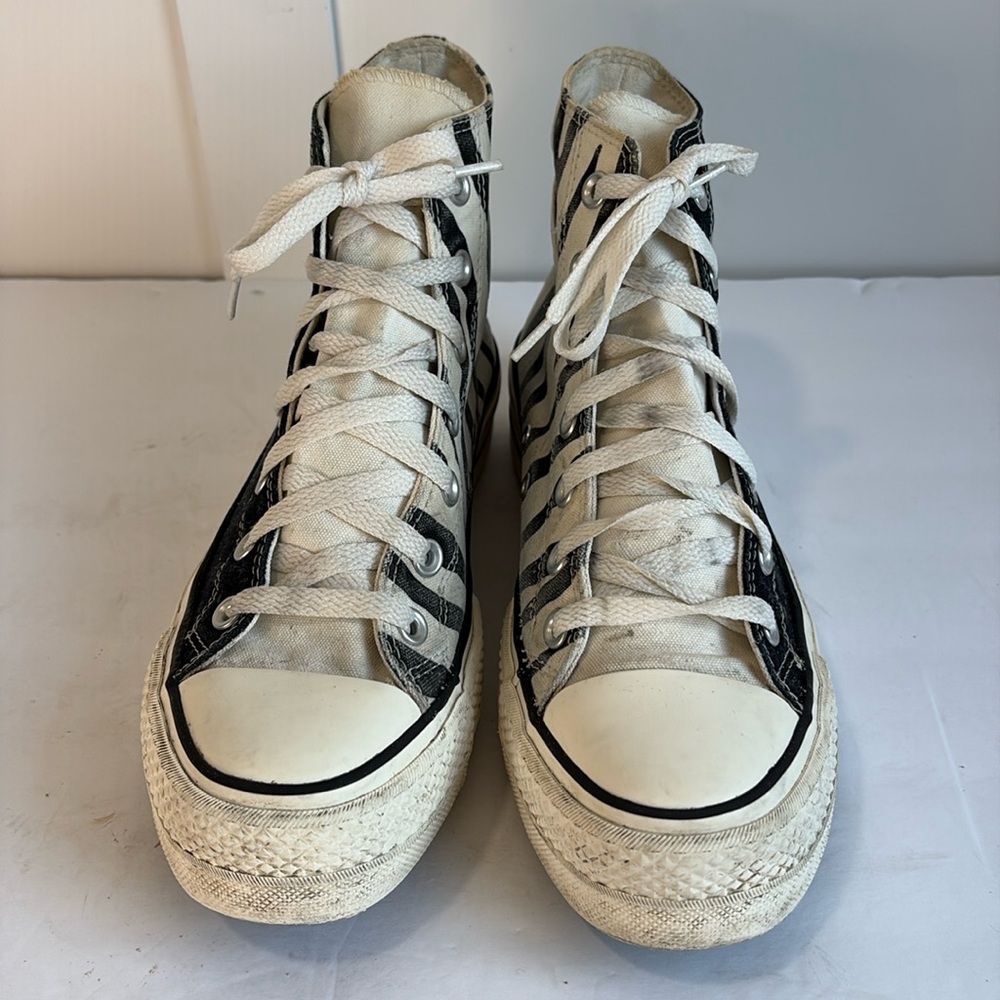 Converse Twisted Black and Zebra Print Plaform Hightops - Picture 4 of 16